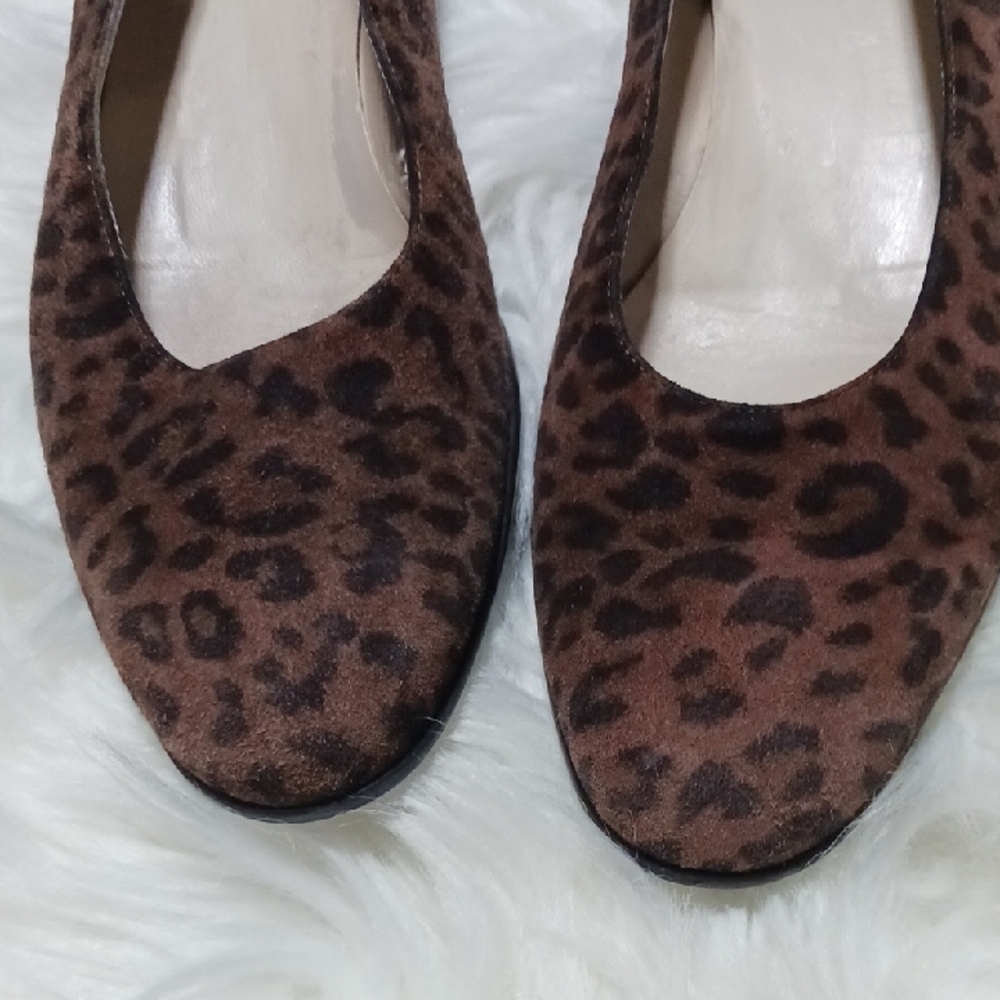 Salvatore Ferragamo Brown Leather Flats - Picture 3 of 8